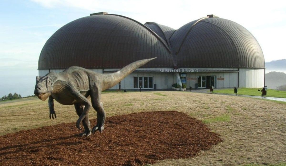 Museo del Jurásico de Asturias: plan familiar desde La Llosa